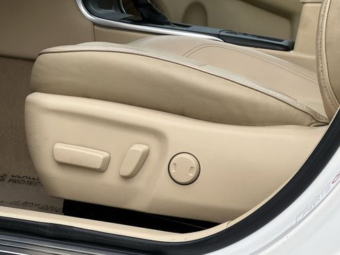 Used 2015 Toyota Camry LE image 8