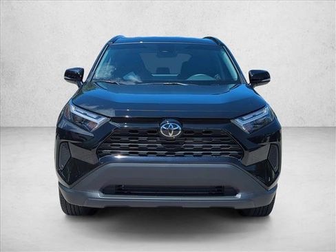 Used 2025 Toyota RAV4 XLE image 2