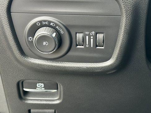 Used 2023 Jeep Grand Cherokee L Limited w/ Trailer Tow Group (B) image 42