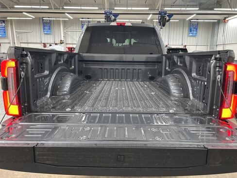 New 2026 Ford F250 Platinum AWD/4WD image 32