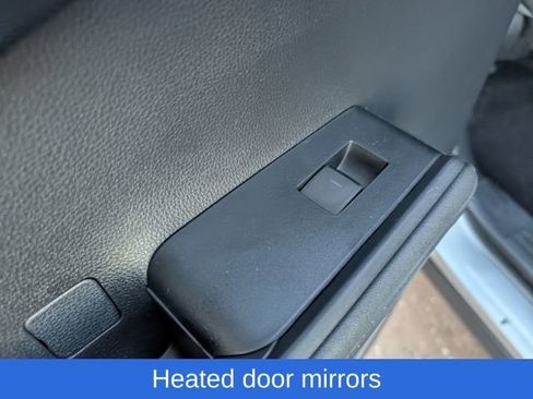 Used 2023 Toyota Highlander XLE image 12