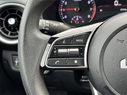 Used 2024 Kia Forte LXS image 8