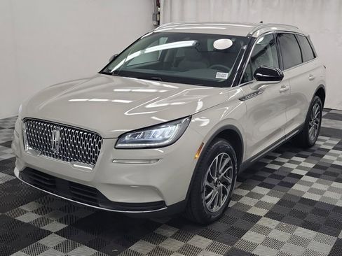 Used 2021 Lincoln Corsair Standard image 3