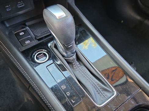 Used 2022 Nissan Kicks SV FWD image 26