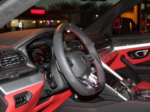 Used 2019 Lamborghini Urus image 27