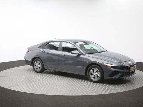 Used 2024 Hyundai Elantra SE FWD image 46