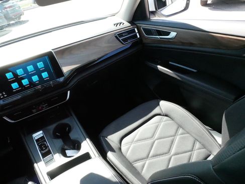 Certified 2026 Volkswagen Atlas SE AWD/4WD image 11