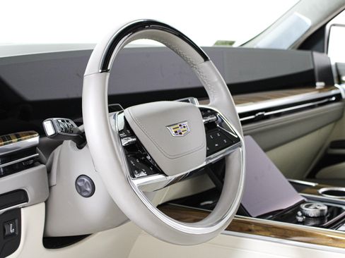 Used 2025 Cadillac Escalade ESV Sport Platinum RWD image 43