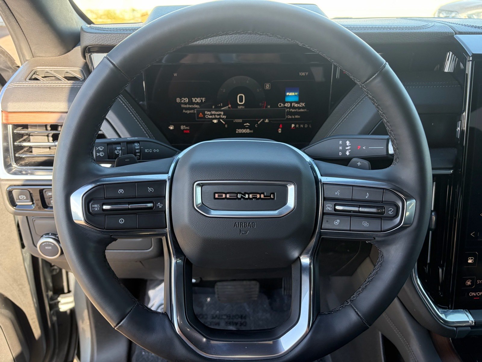 Used 2025 GMC Yukon Denali RWD image 15