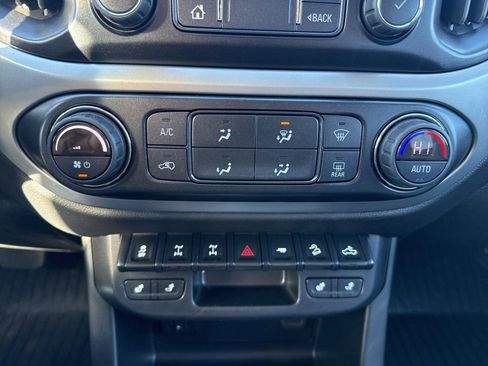 Used 2020 Chevrolet Colorado ZR2 w/ Colorado ZR2 Bison Edition image 21