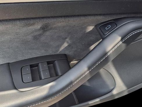 Used 2022 Tesla Model 3 Performance image 9