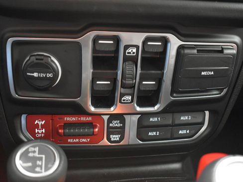 Used 2025 Jeep Wrangler Unlimited Rubicon image 28