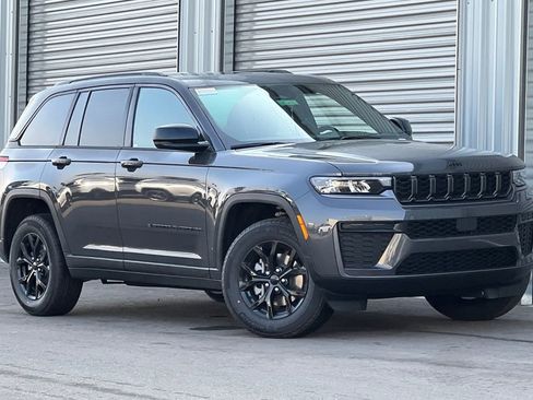 New 2026 Jeep Grand Cherokee Altitude image 2