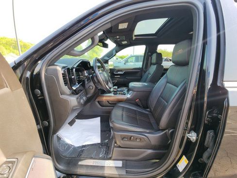 Used 2022 Chevrolet Silverado 1500 High Country w/ High Country Premium Package image 35