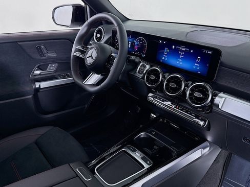 New 2026 Mercedes-Benz GLB 250 image 16