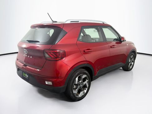 Used 2025 Hyundai Venue SEL FWD image 9