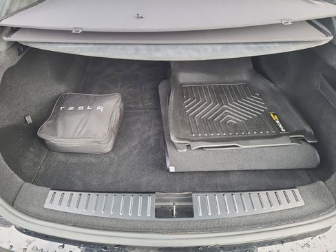 Used 2022 Tesla Model S image 30