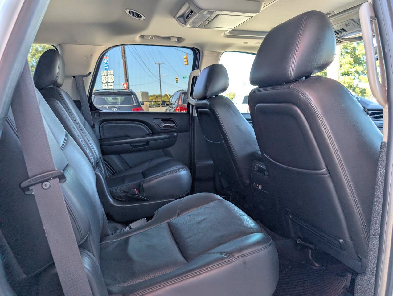 Used 2013 GMC Yukon Denali RWD image 22