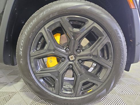 Used 2024 Rivian R1T Adventure AWD/4WD image 11
