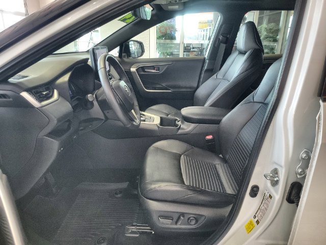 Used 2024 Toyota RAV4 XSE AWD/4WD image 12