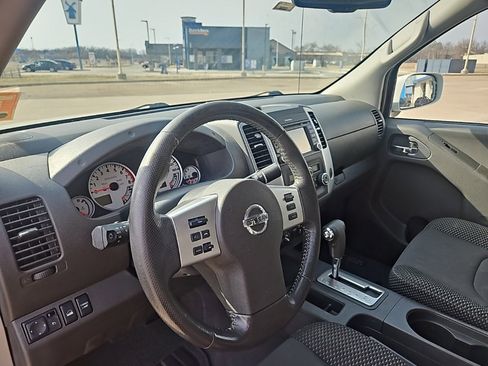 Used 2019 Nissan Frontier PRO-4X image 12