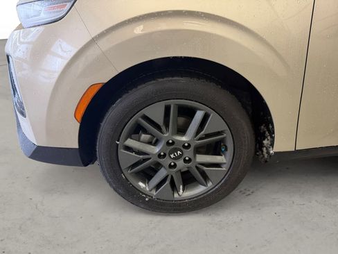 Used 2020 Kia Soul EX image 8