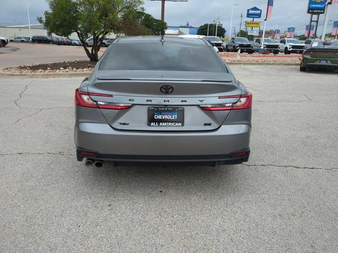 Used 2025 Toyota Camry SE FWD image 7