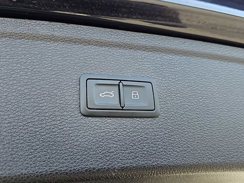 Used 2018 Audi SQ5 Premium Plus image 34