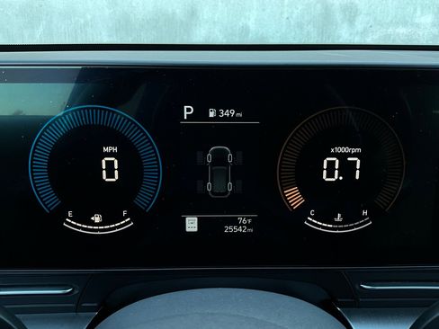 Used 2025 Hyundai Kona SEL image 38