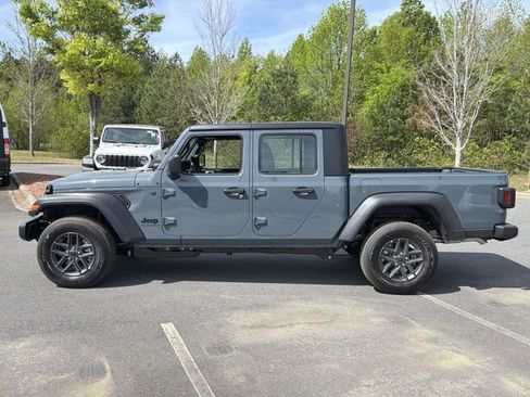 New 2026 Jeep Gladiator Sport image 10