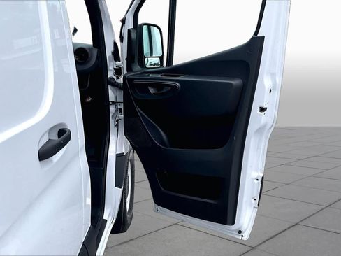 Used 2025 Mercedes-Benz Sprinter 2500 image 23