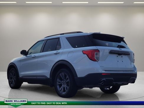 Used 2022 Ford Explorer XLT w/ Equipment Group 202A AWD/4WD image 6