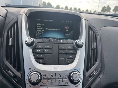 Used 2017 Chevrolet Equinox LS image 16