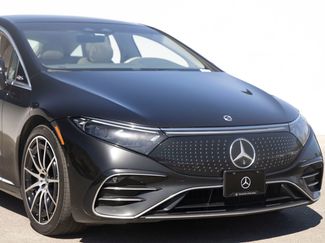 Used 2023 Mercedes-Benz EQS 580 4MATIC Sedan video 3