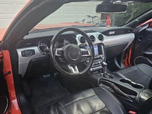 Used 2016 Ford Mustang Premium RWD image 5