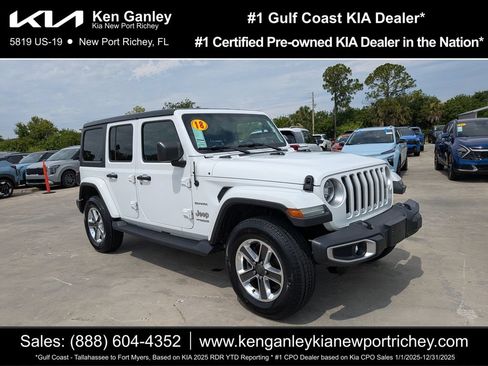 Used 2018 Jeep Wrangler Unlimited Sahara w/ LED Lighting Group AWD/4WD image 1