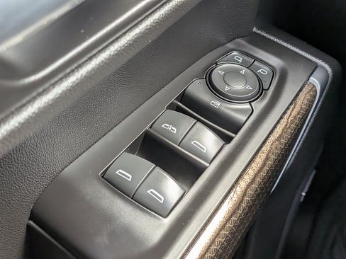 Used 2021 Chevrolet Silverado 1500 LT Trail Boss w/ Convenience Package II AWD/4WD image 49