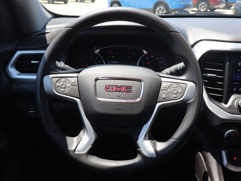 Used 2023 GMC Acadia SLE w/ Driver Convenience Package FWD image 16