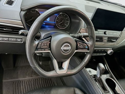 Used 2024 Nissan Altima 2.5 SV w/ SV Premium Package FWD image 18