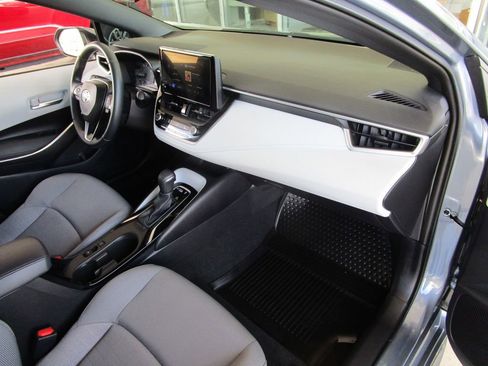 Used 2024 Toyota Corolla SE image 17