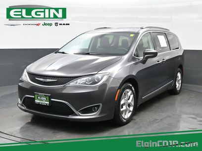 Used 2017 Chrysler Pacifica Touring-L w/ Tire & Wheel Group