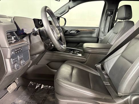 Used 2025 Chevrolet Suburban Z71 AWD/4WD image 22