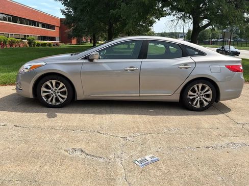 Used 2013 Hyundai Azera FWD image 3