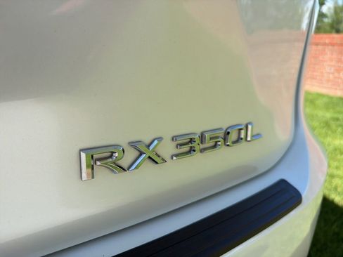 Used 2022 Lexus RX 350L Premium w/ Premium Package image 17