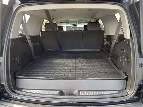 Used 2017 GMC Yukon SLT image 8