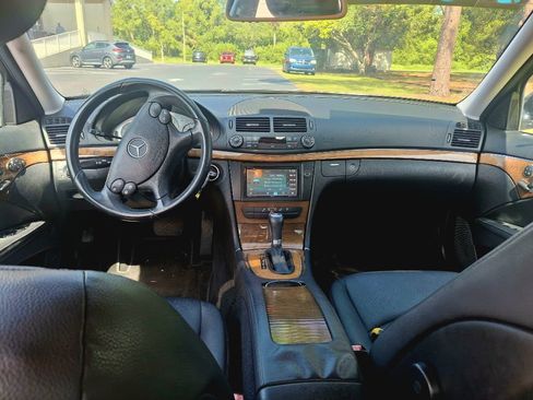 Used 2009 Mercedes-Benz E 350 Sedan image 13