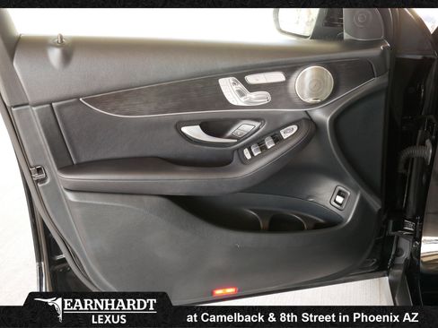 Used 2021 Mercedes-Benz GLC 300 4MATIC image 6