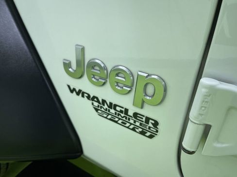 Used 2018 Jeep Wrangler Unlimited Sport S image 14