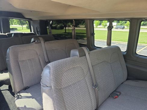 Used 2017 Chevrolet Express 3500 LT w/ LT Preferred Equipment Group RWD image 9
