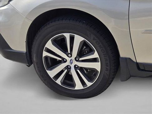 Used 2018 Subaru Outback 2.5i Limited AWD/4WD image 10